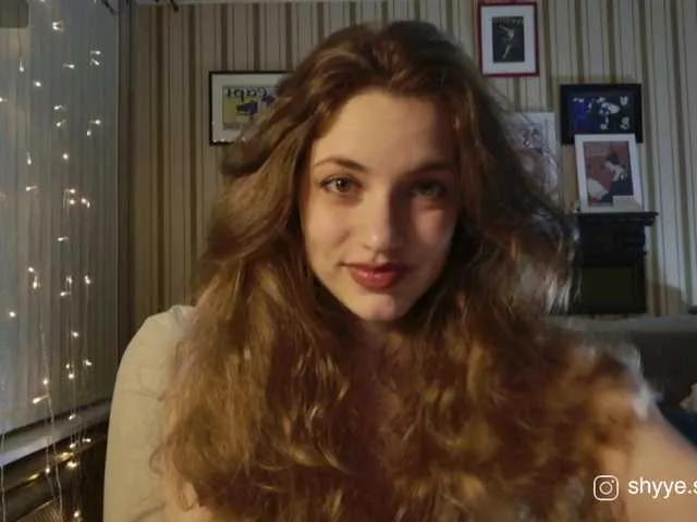 Offline sarahsupershy on BongaCams