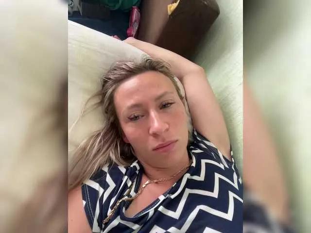 Offline Saveta on BongaCams