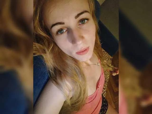 Offline SexyBlondMia on BongaCams