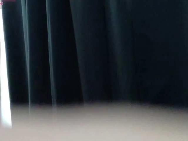 Offline SiennaMoan on BongaCams