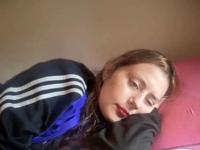 Offline skarlett-rose on BongaCams