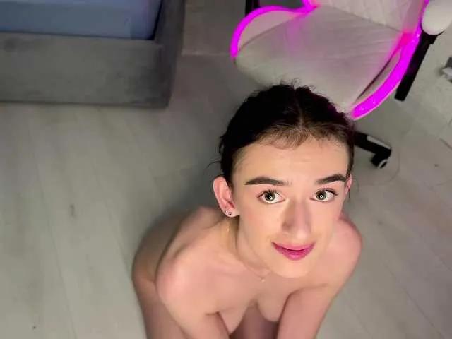 Offline SweetieTati on BongaCams