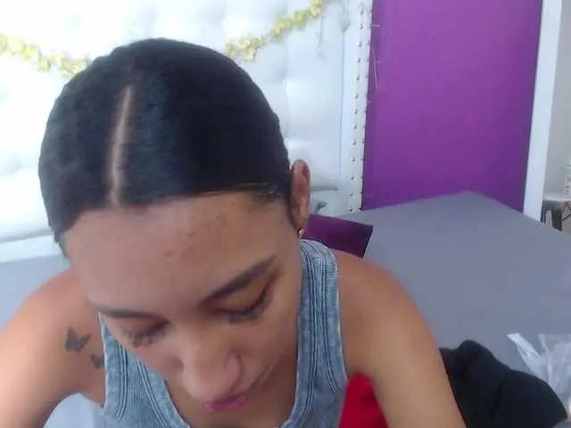 Offline tiny-sarah1 on BongaCams