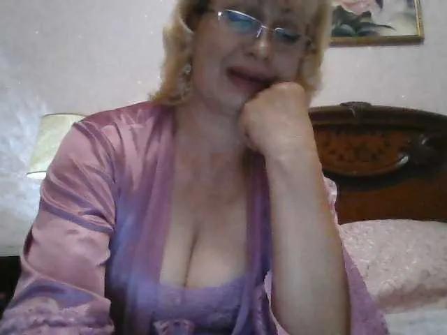 Offline Ur-Mami on BongaCams