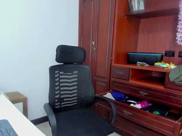 Offline ValkiriaContee on BongaCams