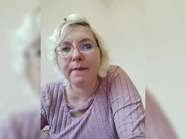 Offline Vika211 on BongaCams