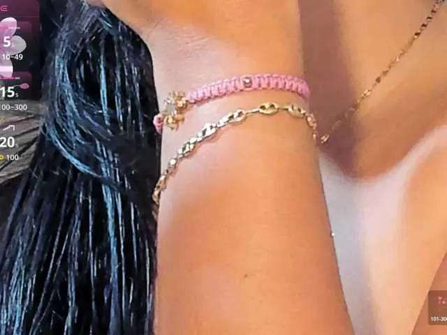 Offline violethilton on BongaCams