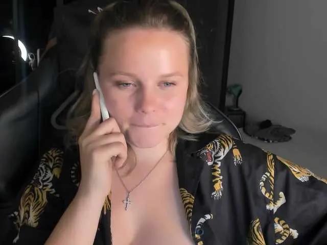 Offline WebSamkaa on BongaCams