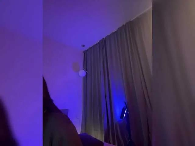 Freechat WhoreMira on BongaCams