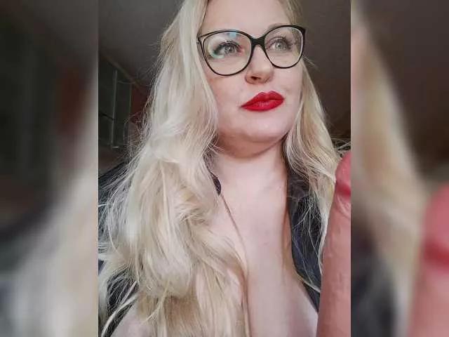 Offline WifeyNusha on BongaCams