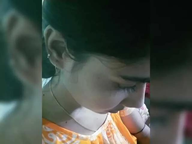 Offline YourAadhya on BongaCams