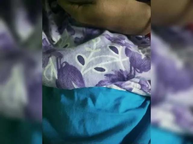 Offline YourAadhya on BongaCams