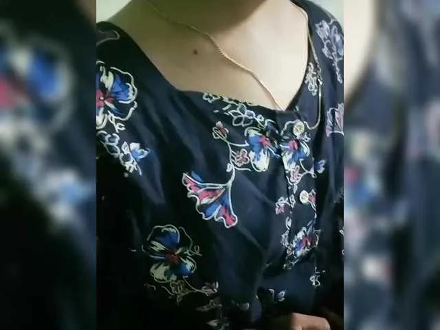 Offline YourAadhya on BongaCams