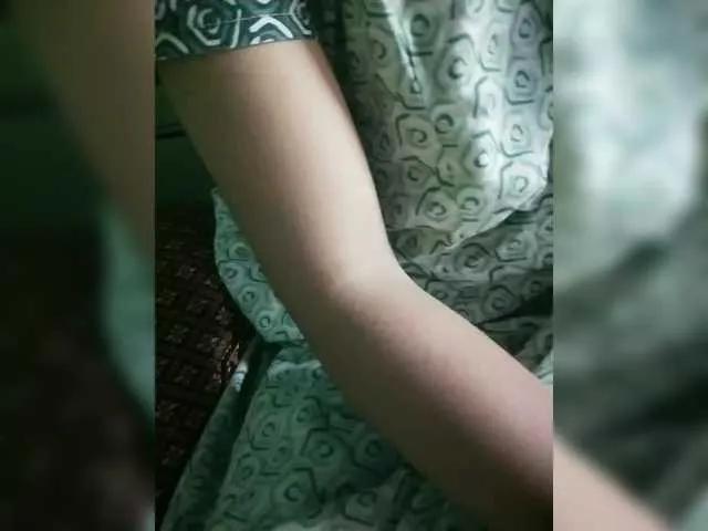 Offline YourAadhya on BongaCams