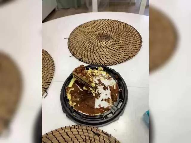 Offline YuGoVi on BongaCams