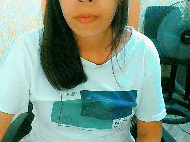 Offline Yummyflirttits69 on BongaCams