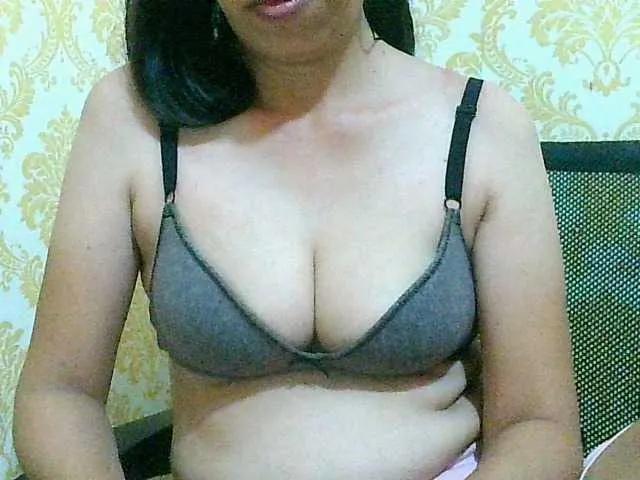 BongaCams Yummyflirttits69 is Freechat Yummyflirttits69 — Masturbate on cam