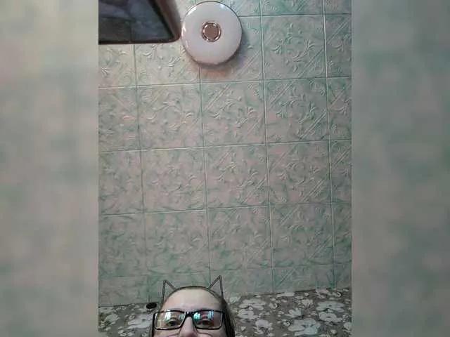 BongaCams Zarevna is Freechat Zarevna — Hugs and Kisses