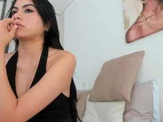 thaliafernandez on CamSoda