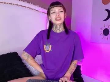 aa_lunit on Chaturbate 