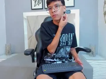 adams_bobby on Chaturbate