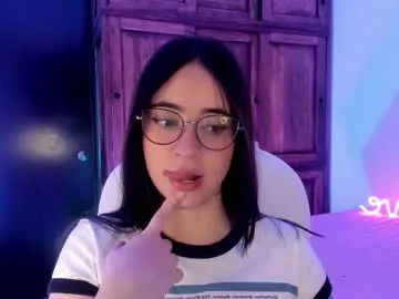 alicee_2 on Chaturbate