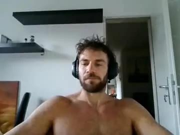 Freechat alphah_hunk on Chaturbate
