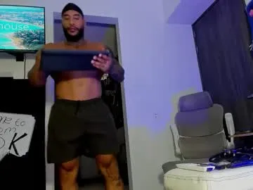 andrewjohnson0 — goal :show     cumm   #muscle #tattoo #master #lovense #flex [1000 tokens remaining]