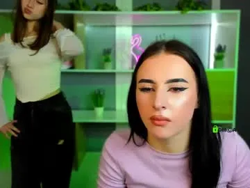 arianaa_cat