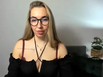 ariaswan on Chaturbate