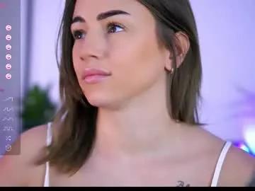 Freechat babbyaisha on Chaturbate