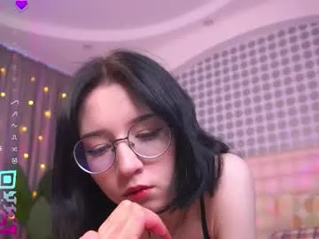 belle_phine — GOAL: suck my juice fingers [32 tokens remaining] My name is Bea, happy to bring you smiles and joy! #18 #new #shy #skinny #lovense