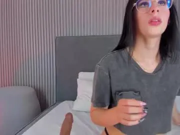 dasha_b on Chaturbate