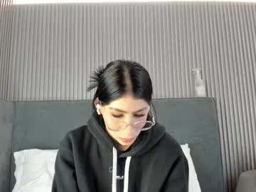 dasha_b on Chaturbate