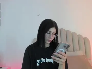 dasha_b on Chaturbate