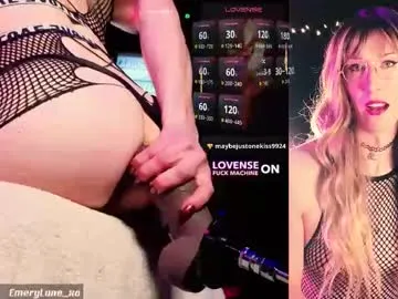 emerylune_xo on Chaturbate