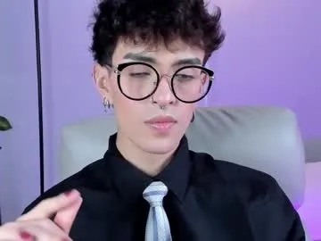 erisleon on Chaturbate