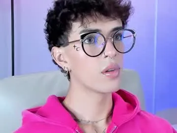 erisleon on Chaturbate