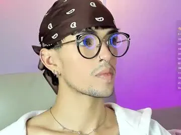 erisleon on Chaturbate