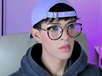 erisleon on Chaturbate