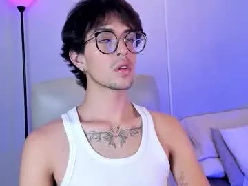 erisleon on Chaturbate