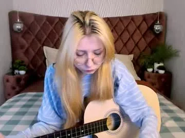 grace_blush model from cb