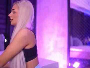 Freechat ivyrowa on Chaturbate