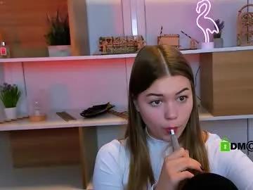 jasmies — GOAL: Lets unlock a fun fact about me [145 tokens remaining] Welcome to my room! #new #18 #cute #students #smoke