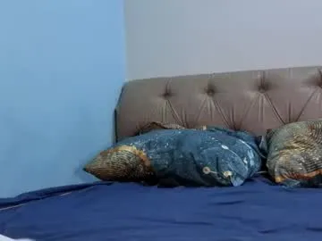 julia_giulia on Chaturbate