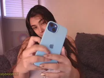 katybloom_ on Chaturbate