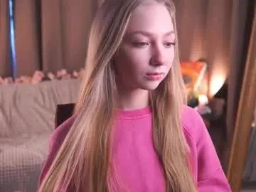 kyleepassley — goal:  Wet my top with ice <3  hello guys im Lei and im #new #shy model on CB #skinny #blonde #18 [225 tokens remaining]