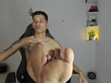 latinoalpha73 — SHOW  CUM  tip goal #feet #master #cashmaster #findom #18 [995 tokens remaining]