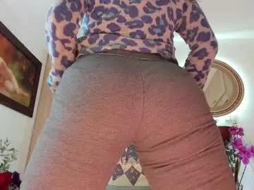 Freechat little_izzi on Chaturbate