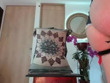 Freechat little_izzi on Chaturbate